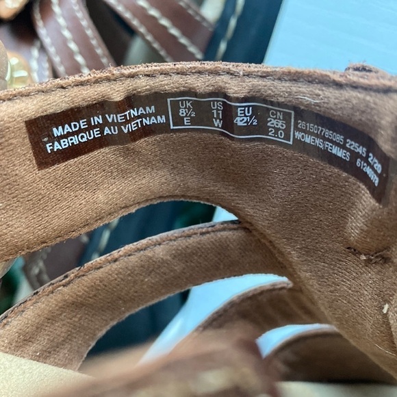 CLARKS COMFORT LEATHER COLLECTION SLIP-ONS BROWN 2” Heel Leather Flower … - Picture 5 of 13